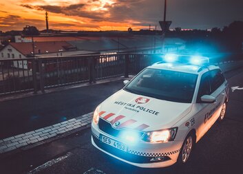 Charita a Městská policie Pardubice pomáhají společně