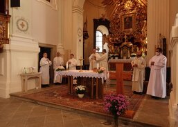 Poutní mši svatou celebroval generální vikář Královehradecké diecéze Jan Paseka spolu s otci Václavem Čunkem, Josefem Glogarem ze společenství Salesiánů Dona Boska z Pardubic a Sebranic u Litomyšle a otcem Tomášem Kvasničkou z  farnosti Pardubice