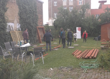 Darovaný altán a dva dny dobrovolnické práce ČSOB Pojišťovny