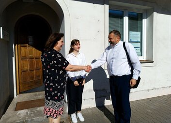 Ředitel Drohobyčské Charity na návštěvě v Pardubicích pozval dobrovolníky na Letní kemp