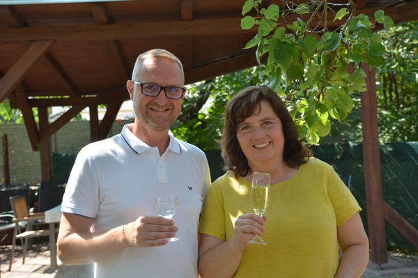 radní pro oblast sociální péče Pavel Šotola a ředitelka Marie Hubálková